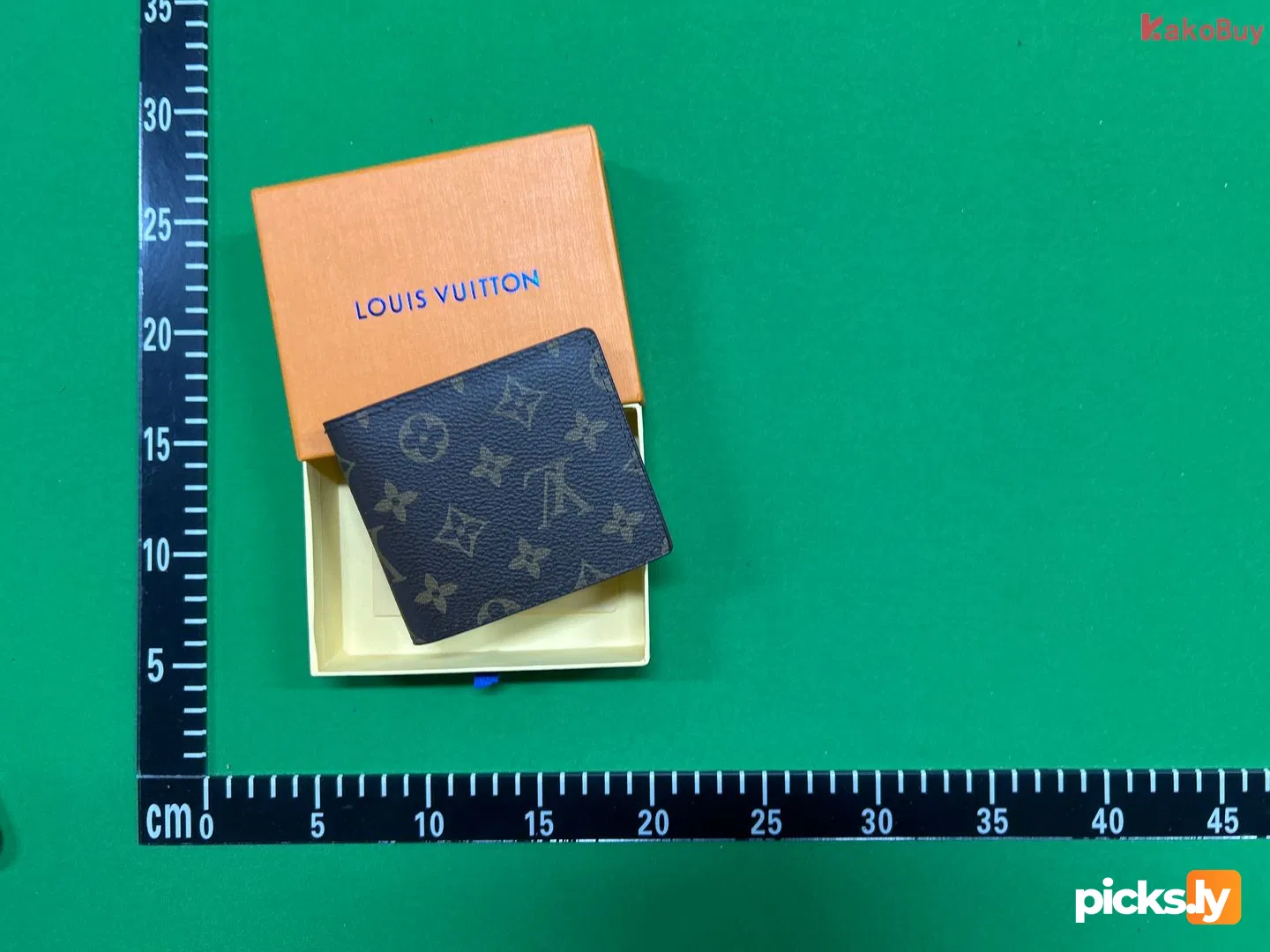 Louis Vuitton Short Wallet with Photo Holder M60223