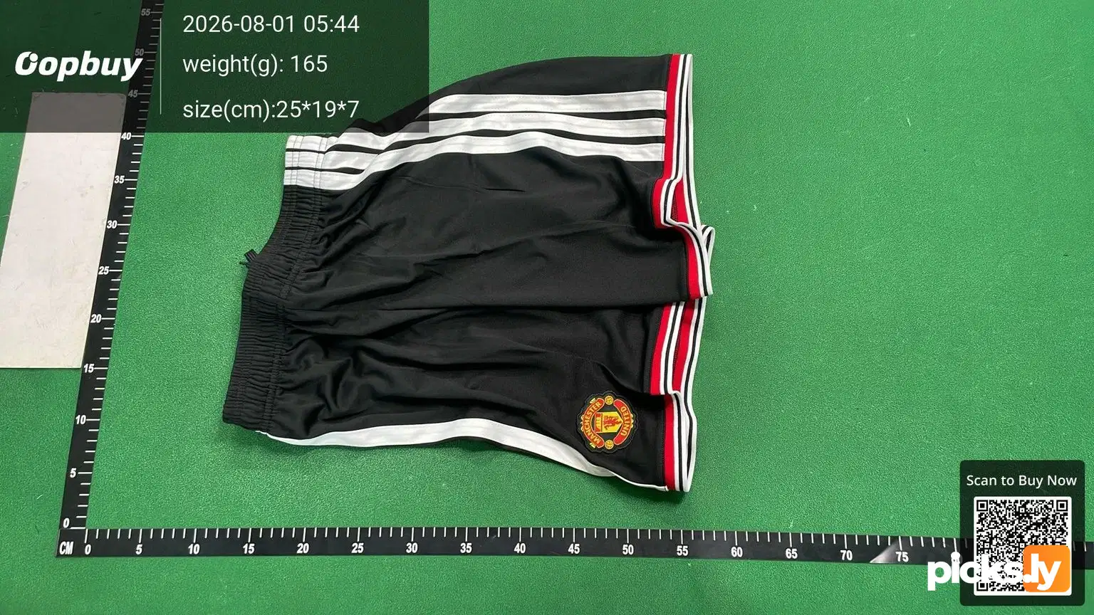 2627 season Manchester United F.C. home shorts